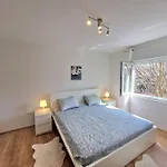 아파트 Nps - Only 10 Minutes From The *