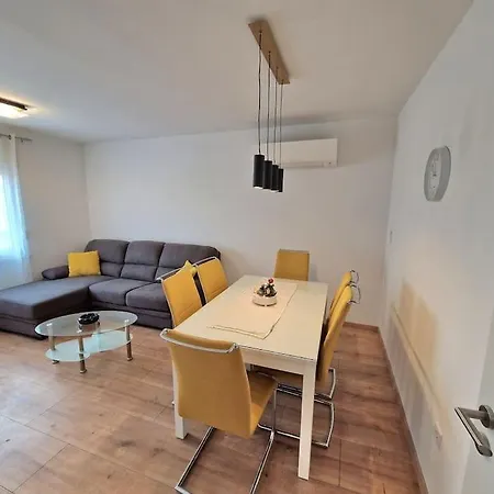 Apartment Novi Nps Pula
