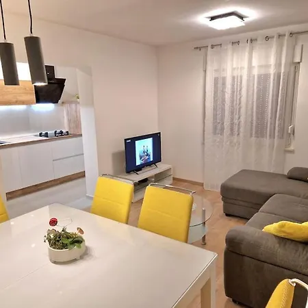 Apartment Novi Nps Pula